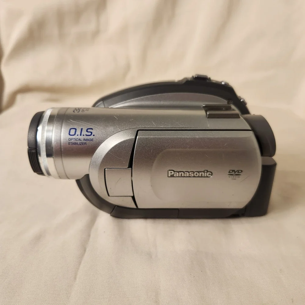Panasonic VDR-D310 DVD Palmcorder Camcorder Bundle 32x Zoom *Tested & Working*